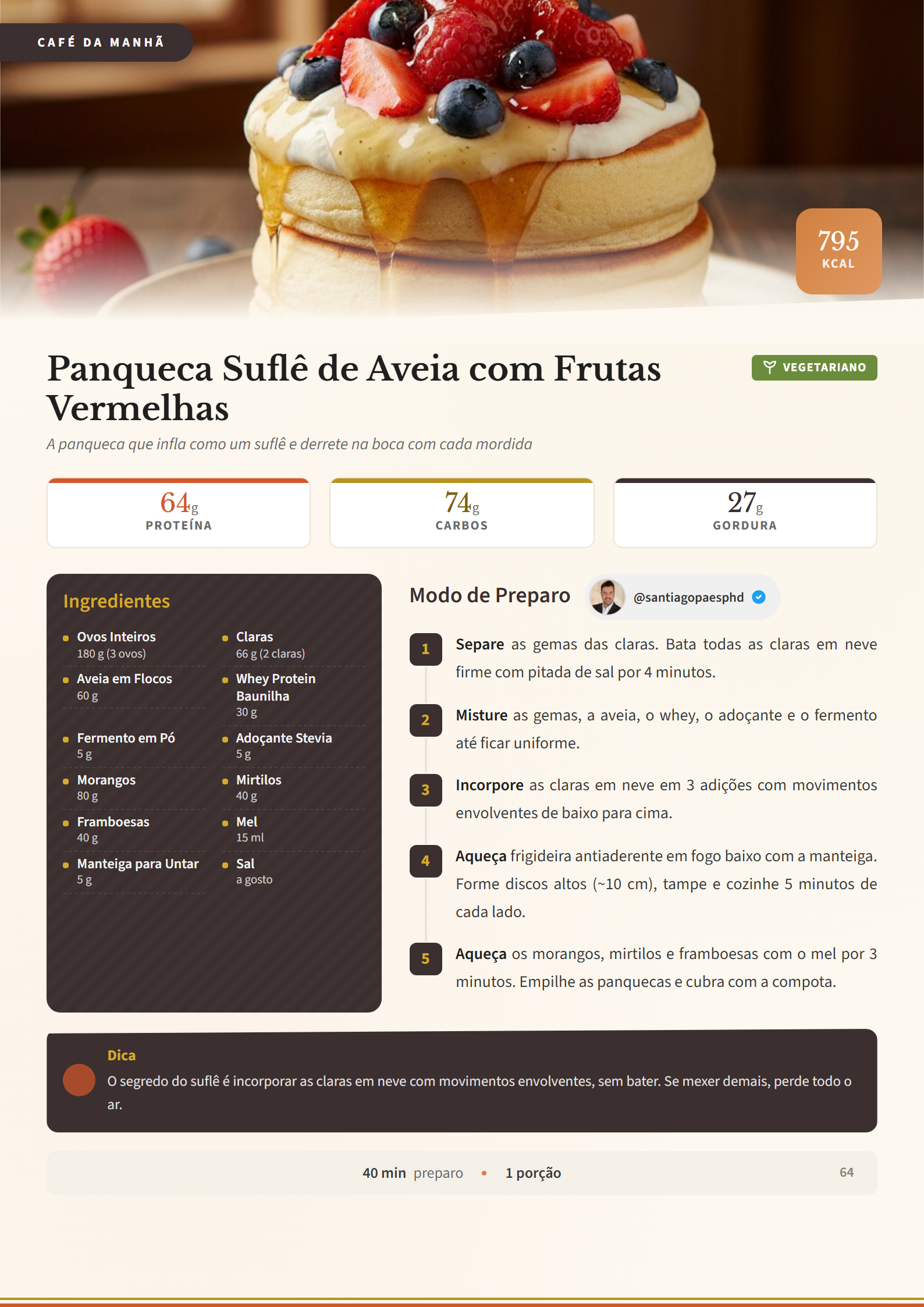 Página real do livro: Foto da receita, ingredientes, modo de preparo, tempo, calorias e macros por porção